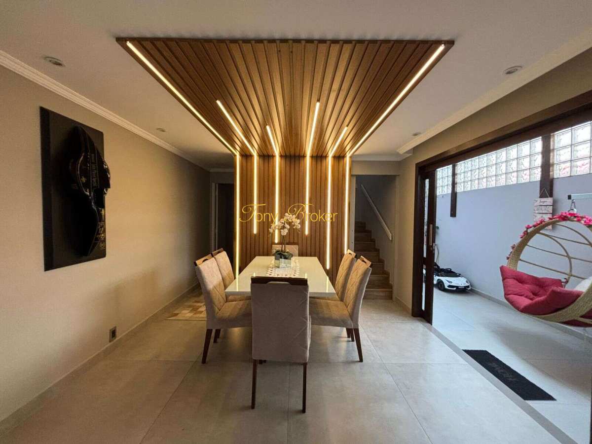 Casa à venda, com 3 quartos, 160m²